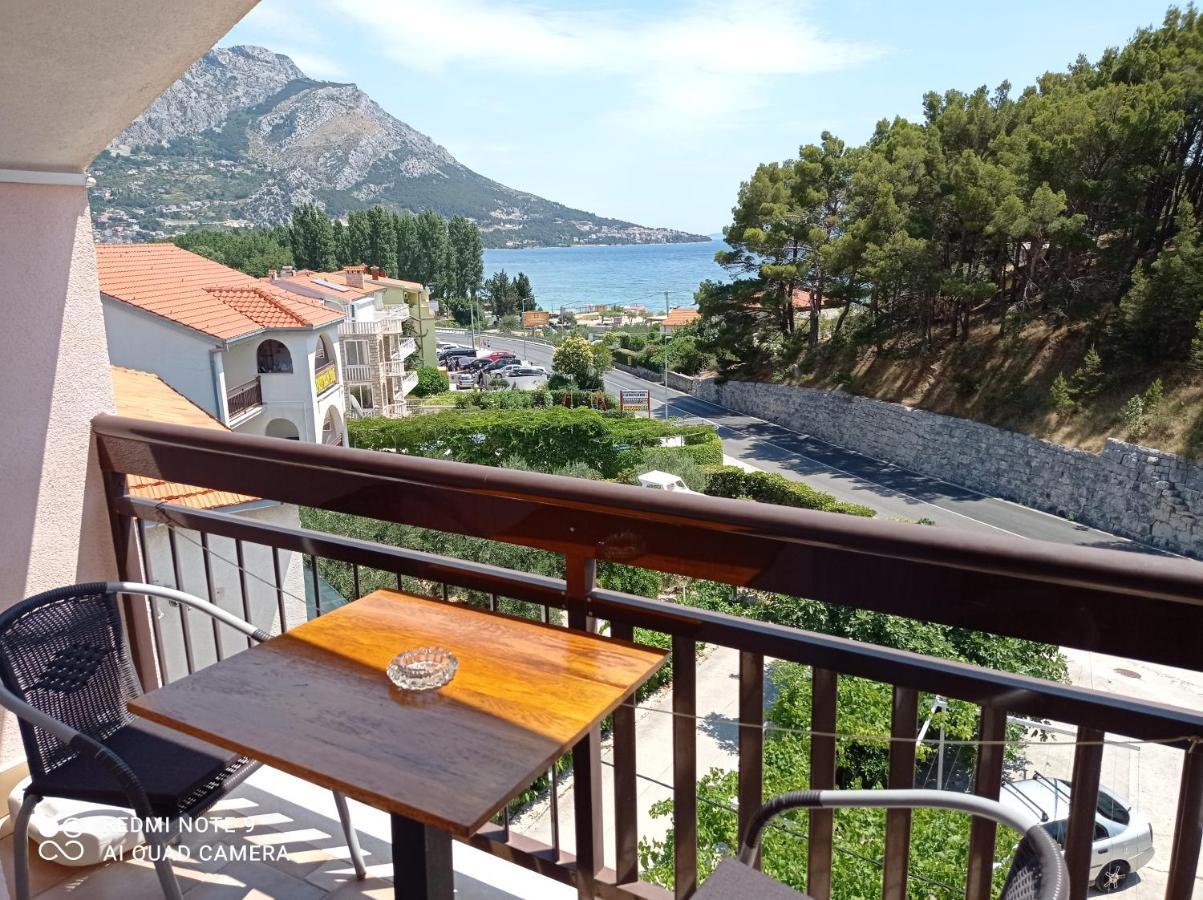 Apartments Mihovil Omis Luaran gambar