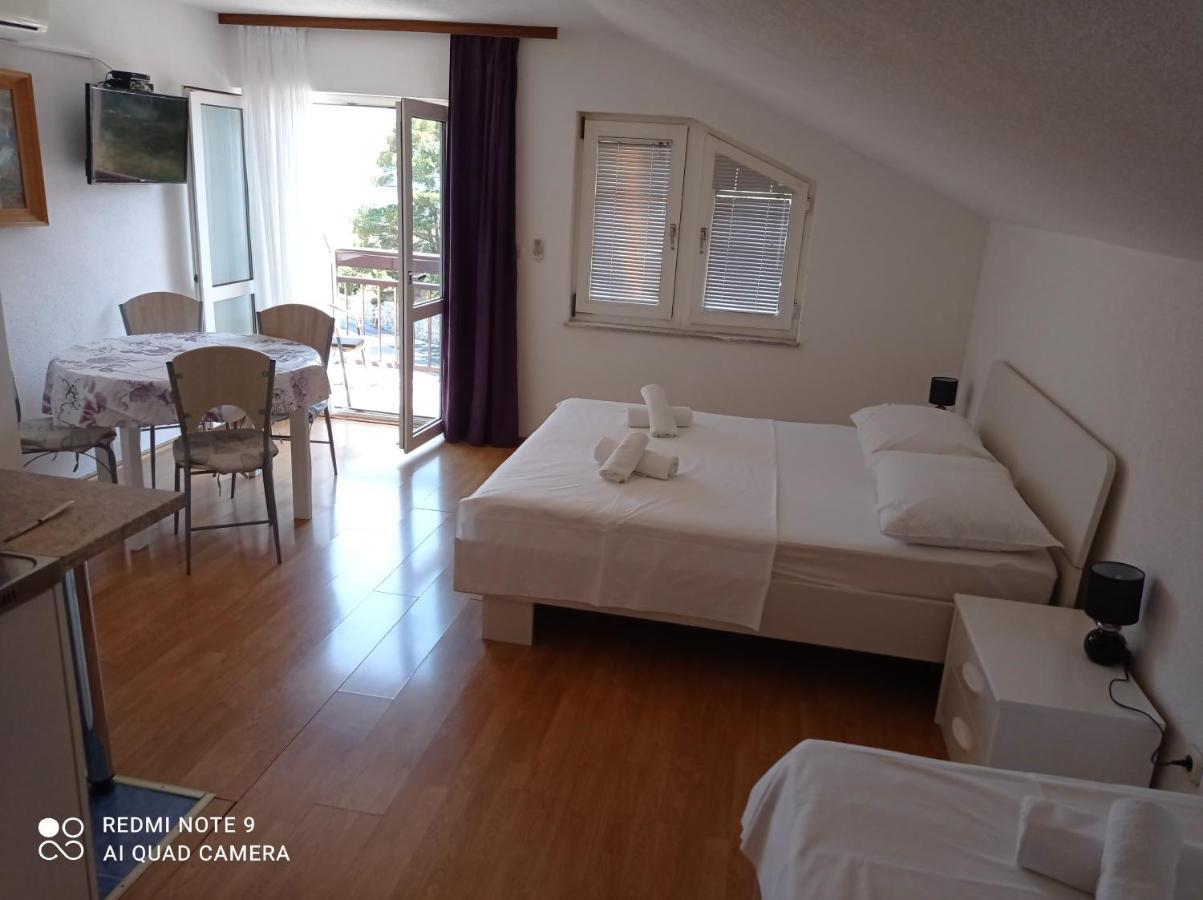 Apartments Mihovil Omis Luaran gambar