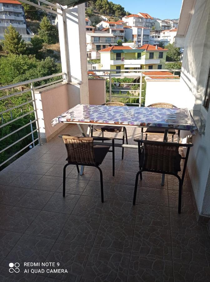 Apartments Mihovil Omis Luaran gambar