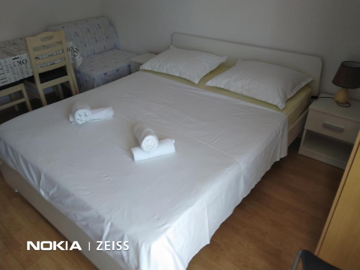 Apartments Mihovil Omis Luaran gambar