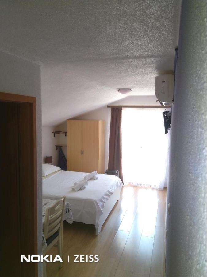 Apartments Mihovil Omis Luaran gambar