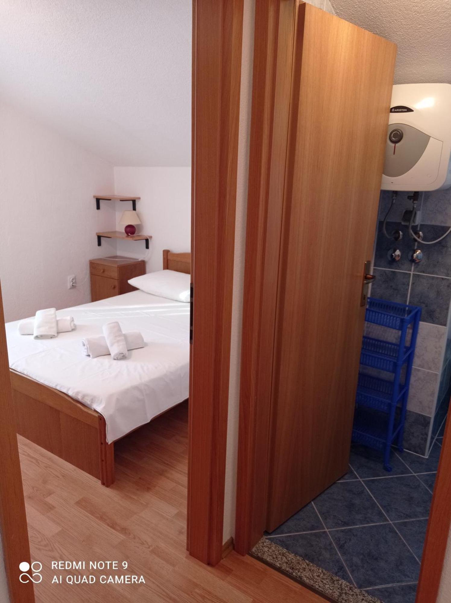 Apartments Mihovil Omis Bilik gambar