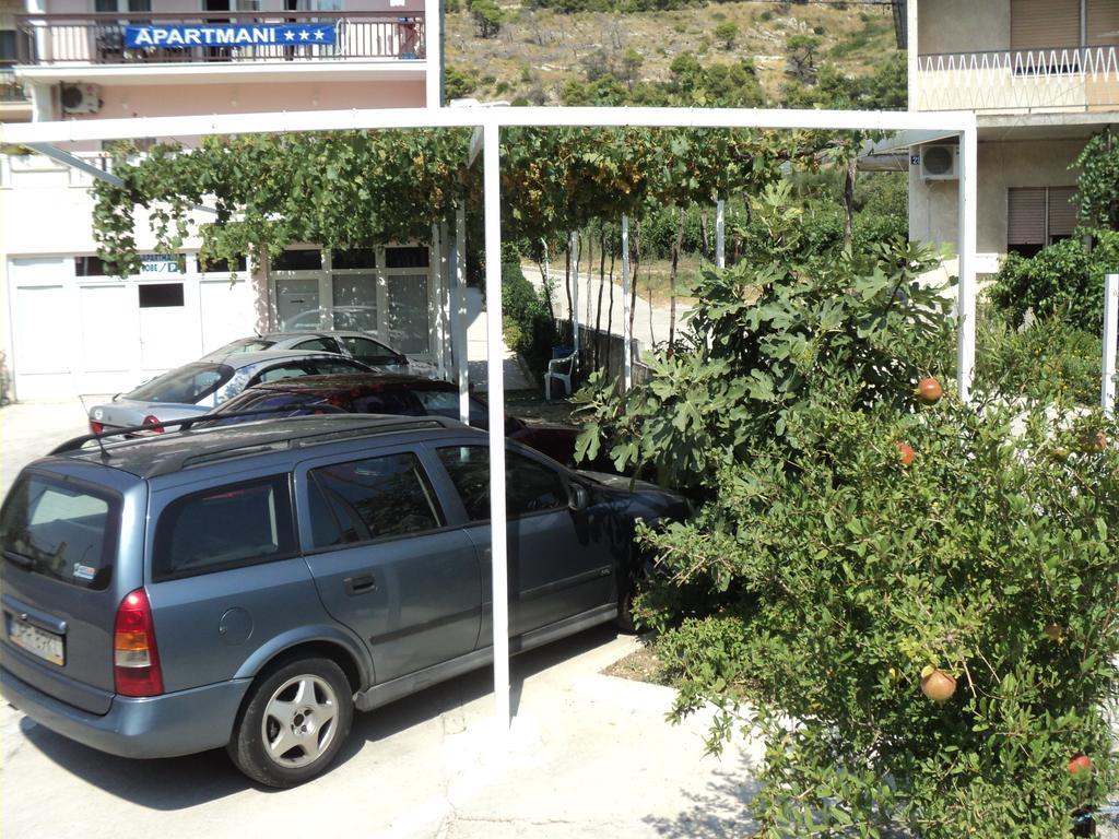 Apartments Mihovil Omis Luaran gambar