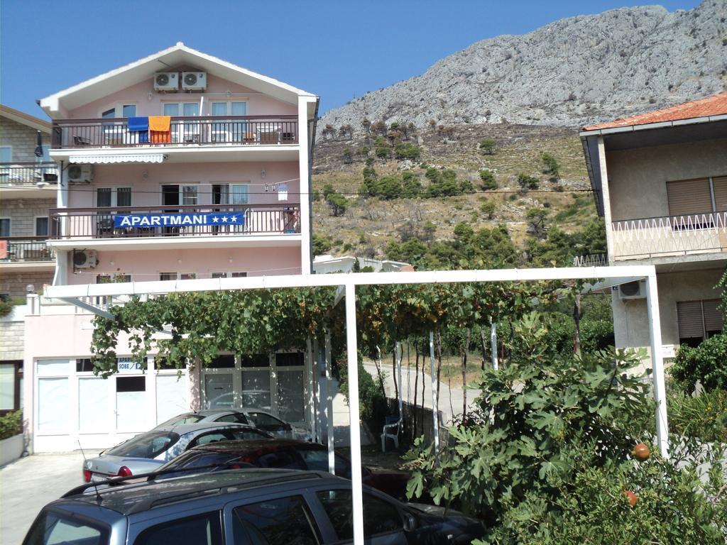 Apartments Mihovil Omis Luaran gambar