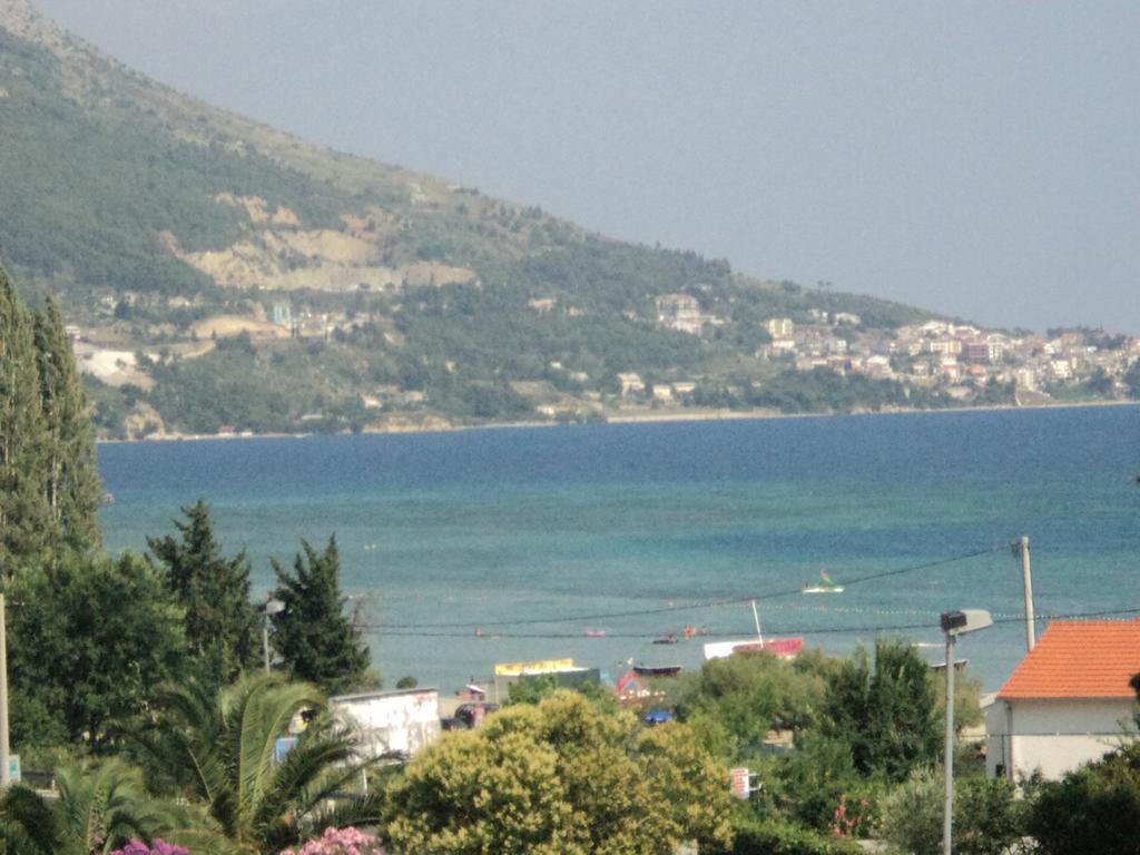 Apartments Mihovil Omis Luaran gambar
